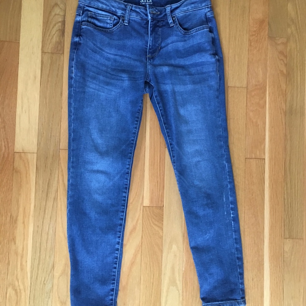 Cropped denim jeans